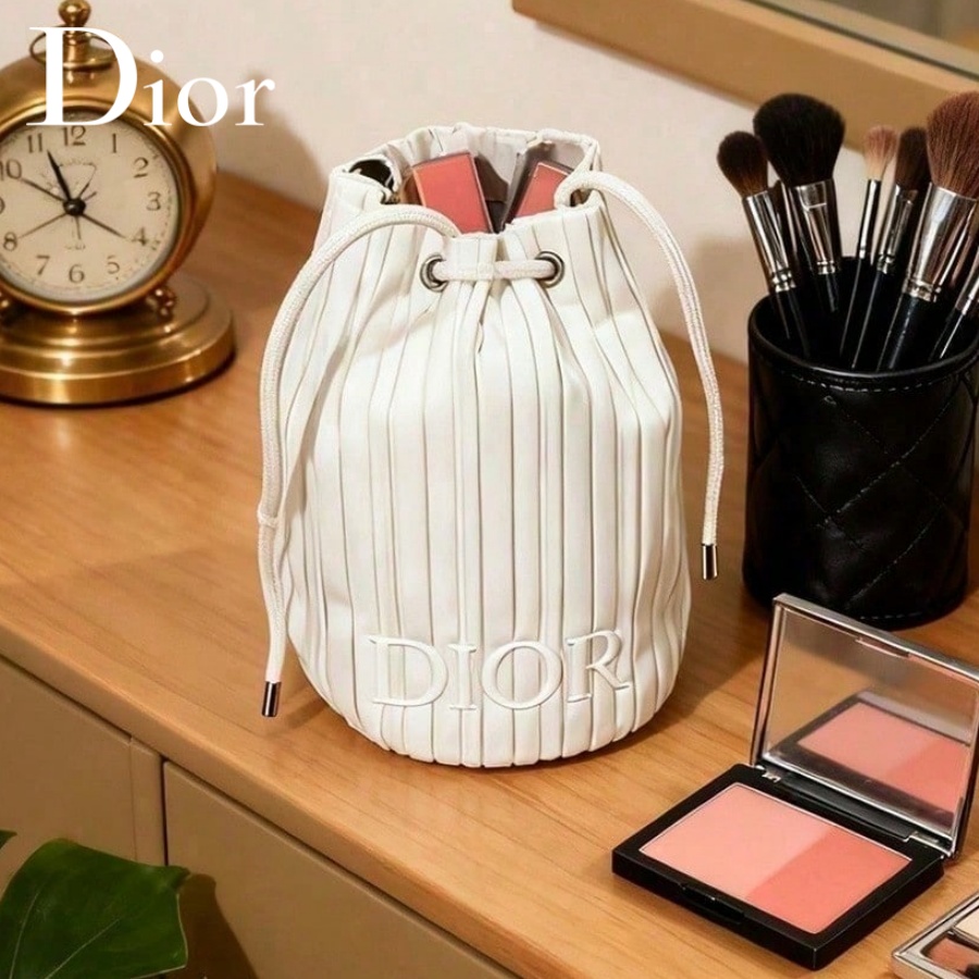 Beauty Makeup Dior - Christian Dior Dior’s bag Minimalist White