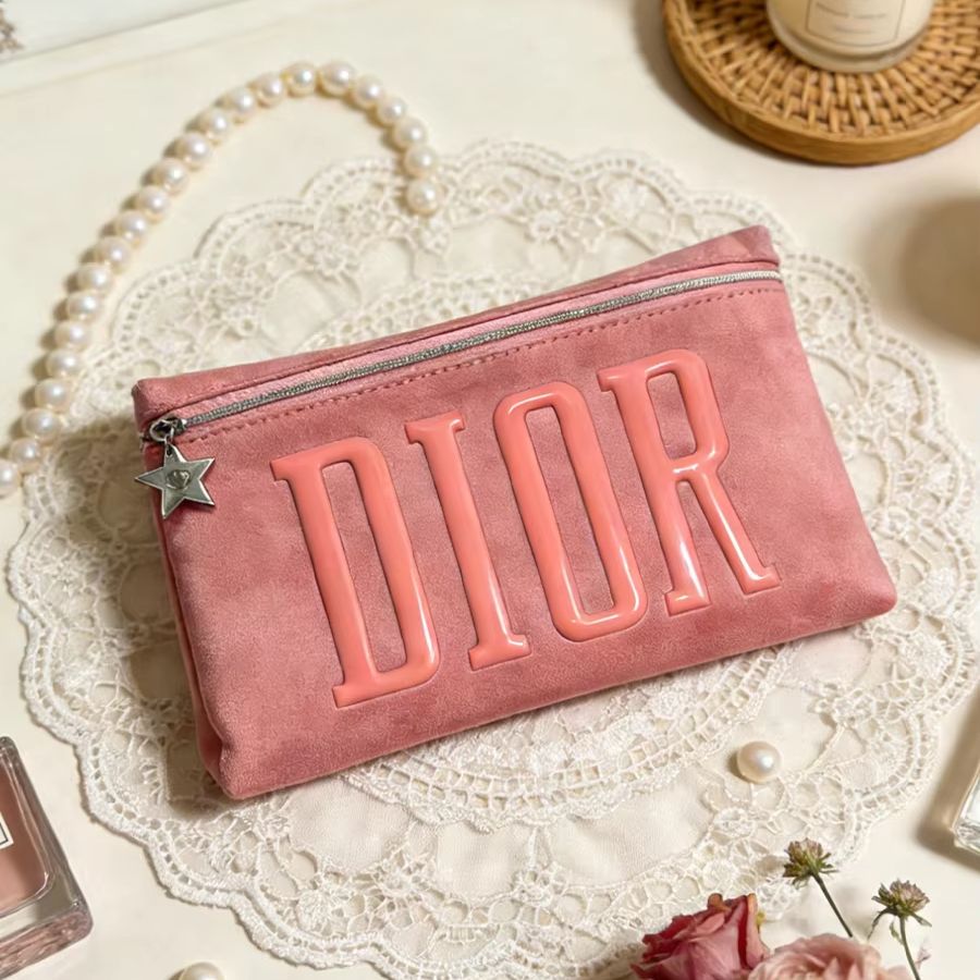 Dior’s Bag Pink Velvet Cosmeti - Beauty Makeup Dior บทวิจารณ์และราคา