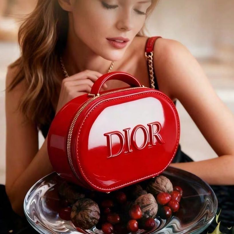 Dior’s Bag Red Cosmetic Bag Lu - Beauty Makeup Dior บทวิจารณ์และราคา